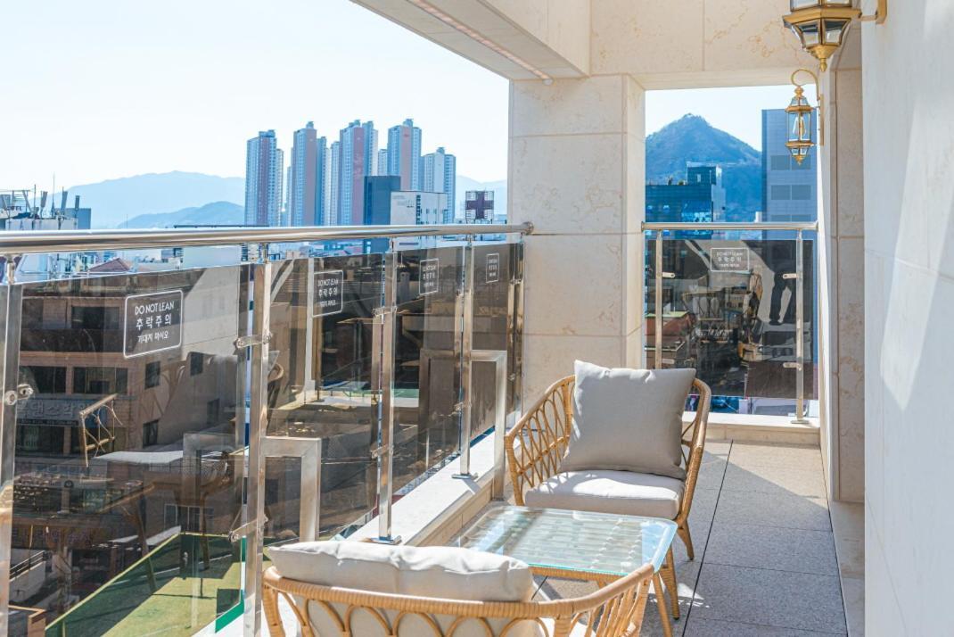 Asherah Villa D' Aqua Hotel 金海市 エクステリア 写真